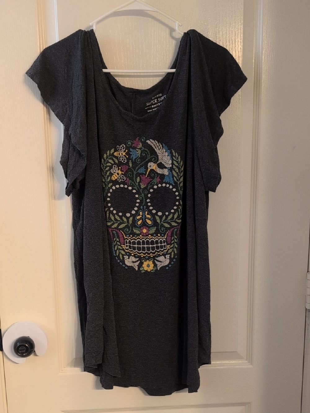 torrid Charcoal Super Soft Knits Scoop Neck Cold Shoulder Tee Skull Print 3X